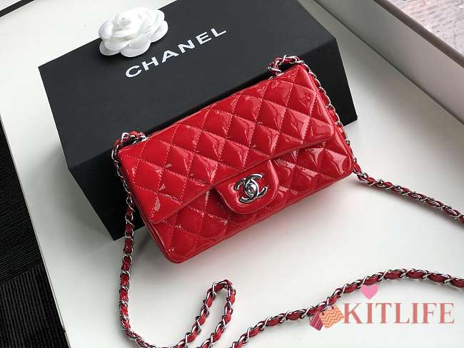 Chanel Lacquer skin red Shoulder bag with silver hardware Size 20cm - 1