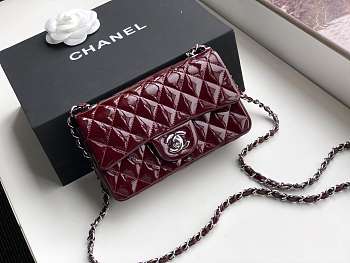 Chanel Lacquer skin burgundy Shoulder bag with silver hardware Size 20cm