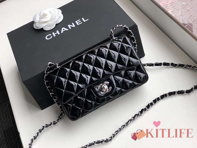 Chanel Lacquer skin black Shoulder bag with silver hardware Size 20cm - 1