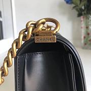 Forubags CHANEL lambskin Chevron Quilted Medium Boy bag Black Retro gold hardware - 6