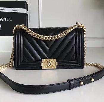 Forubags CHANEL lambskin Chevron Quilted Medium Boy bag Black bright gold hardware