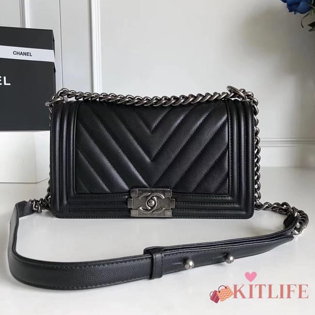 Forubags Chanel Caviar Chevron Quilted Medium Boy Black Bag with retro silver - 1