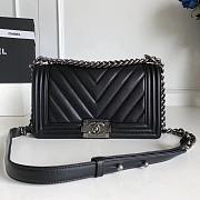 Forubags Chanel Caviar Chevron Quilted Medium Boy Black Bag with retro silver - 1