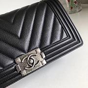Forubags Chanel Caviar Chevron Quilted Medium Boy Black Bag with retro silver - 2