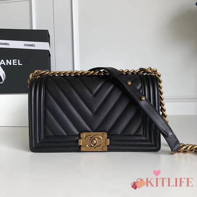 Forubags Chanel Caviar Chevron Quilted Medium Boy Black Bag With Retro gold  - 1
