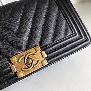 Forubags Chanel Caviar Chevron Quilted Medium Boy Black Bag With Retro gold  - 2