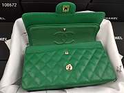 Forubags Chanel Caviar leather in green with gold hardware 25cm - 2