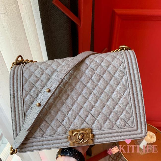 Chanel Boy bag in Grey Caviar Leather with Retro Gold Hardware 30cm - 1