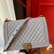 Chanel Boy bag in Grey Caviar Leather with Retro Gold Hardware 30cm - 1