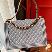 Chanel Boy bag in Grey Caviar Leather with Retro Gold Hardware 30cm - 3
