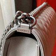 Chanel Boy bag in Grey Caviar Leather with Retro Silver Hardware 28cm - 3