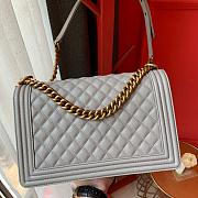 Chanel Boy bag in Grey Caviar Leather with Retro Gold Hardware 28cm - 5