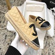  Forubags Chanel Beige Flat Shoes - 2