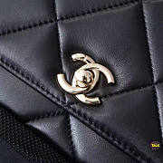 CHANEL CC BLACK LAMBSKIN WOC A80982 - 4