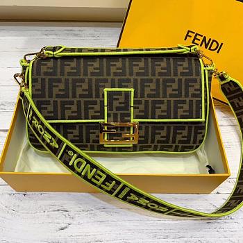 Forubags Fendi Baguette bag 32cm