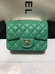 Chanel mini flap bag Lambskin & Gold-Tone Metal Green - 1