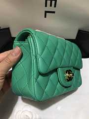 Chanel mini flap bag Lambskin & Gold-Tone Metal Green - 5