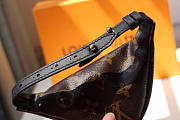 FORUBAGS LOUIS VUITTON WRIST BAG - 4