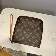 LOUIS VUITTON POUCH - 4