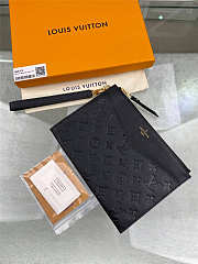 LOUIS VUITTON POCHETTE MÉLANIE MM M68705 BLACK  - 5