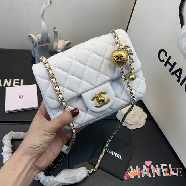 CHANEL FLAP BAG #AS1786 17CM WHITE - 1