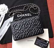 CHANEL CAMELLIA WOC BLACK - 4