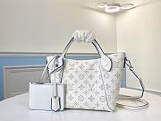 FORUBAGS LOUIS VUITTON HINA PM WHITE BLUE - 1