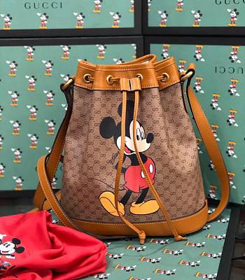 Gucci 602691 Disney x Gucci GG Supreme Bucket Bag