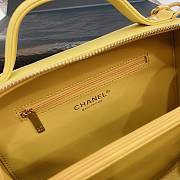 Chanel Vanity Bag In Yellow 21cm - 3