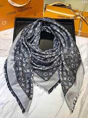 Louis Vuitton top quality silk scarf L568 grey - 1