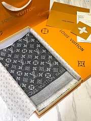 Louis Vuitton top quality silk scarf L568 grey - 3