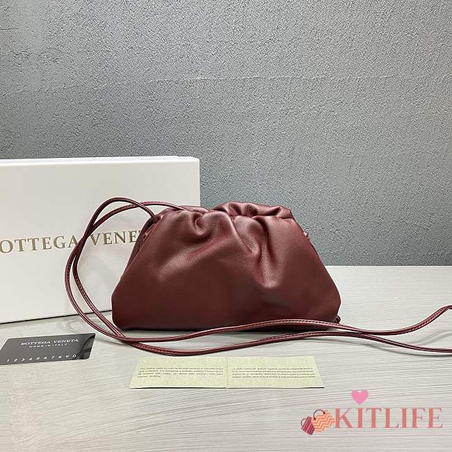 Forubags Bottega Veneta Pouch Bag In Burgundy - 1