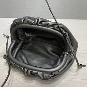 Forubags Bottega Veneta Pouch Bag In Black - 4