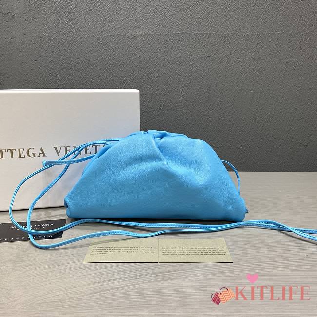 Forubags Bottega Veneta Pouch Bag In Blue - 1
