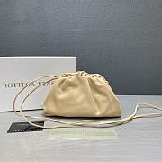 Forubags Bottega Veneta Pouch Bag In Beige - 1