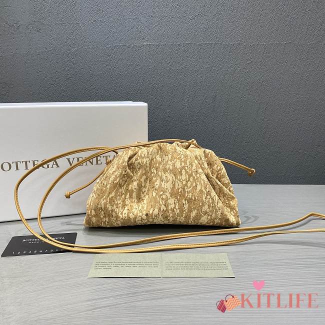 Forubags Bottega Veneta Pouch Bag  - 1