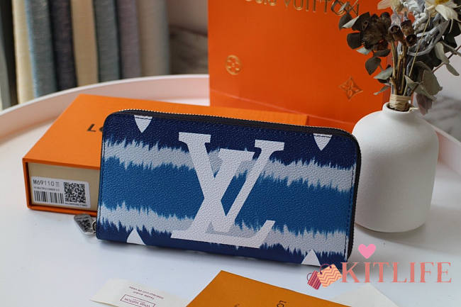 LOUIS VUITTON ESCALE BLUE ZIPPY WALLET - 1