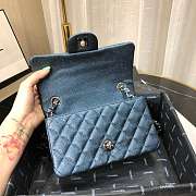 Chanel Caviar Leather 20cm Flap With Silver Hardware  - 4