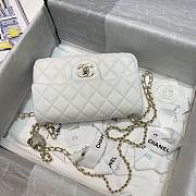 CHANEL WHITE LAMBSKIN FLAP 20×13×7CM - 6
