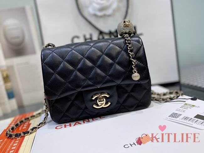 CHANEL BLACK LAMBSKIN FLAP 17.5CM - 1