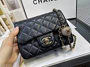 CHANEL BLACK LAMBSKIN FLAP 17.5CM - 3