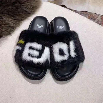 Forubags-3 Fendi Slippers