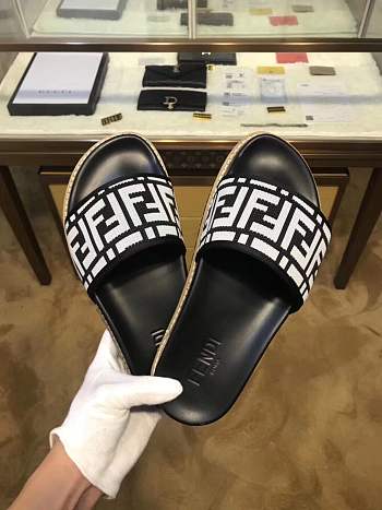 Forubags-11 Fendi Slippers