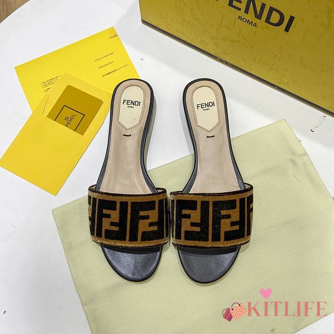 Forubags-21 Fendi Flat Slippers - 1