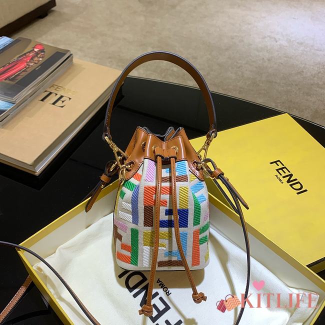 Fendi Mon Tresor Bucket Bag 12x18x10cm - 1