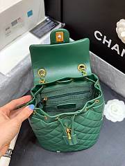 Chanel urban spirit backpack green  - 5