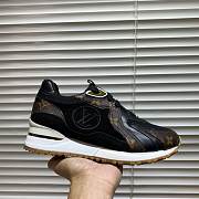 FORUBAGS5 LV RUN AWAY SNEAKER - 6