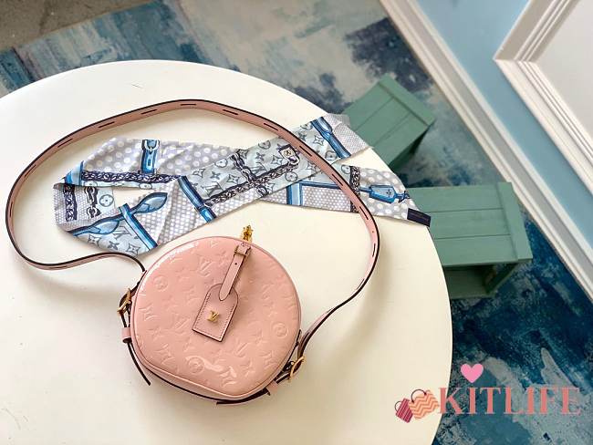 LV BOITE CHAPEAU SOUPLE MM PINK - 1