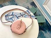 LV BOITE CHAPEAU SOUPLE MM PINK - 1