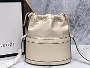 Gucci 1955 Horsebit Beige Bucket Bag - 6